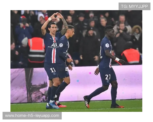 法甲豪门投资重金打造多线作战能力，法甲豪门宣布全队停薪